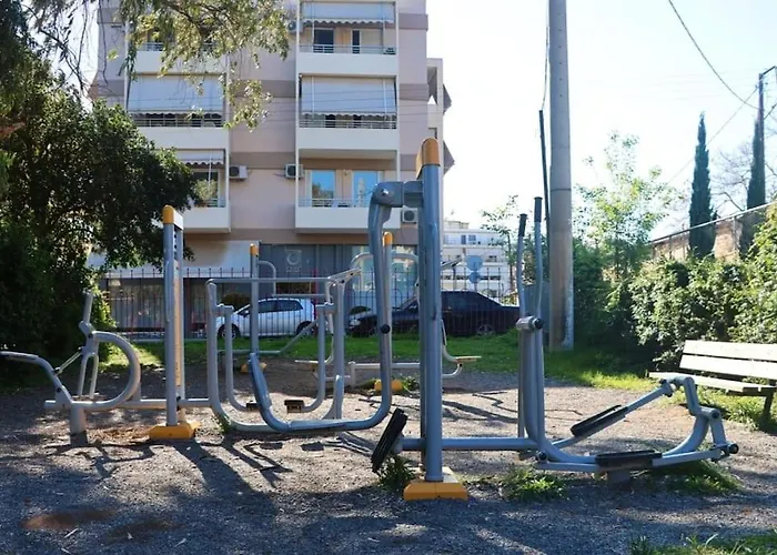 Δίπλα Στο Πάρκο